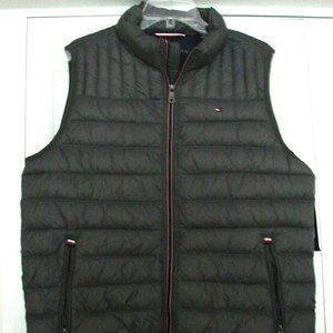 men's Hilfiger puffer vest gray L nwts